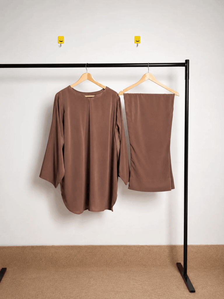 stylish everyday Pakistani outfit for women